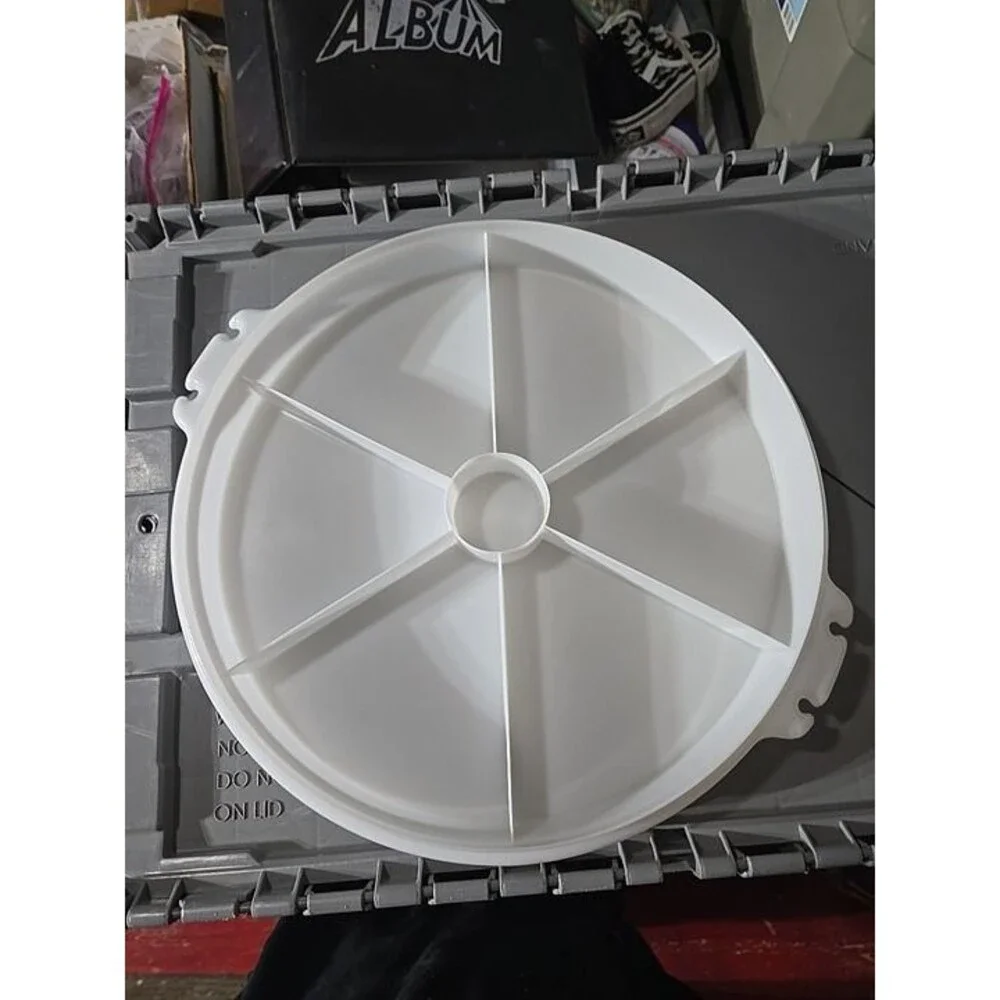 Tupperware Divided Carrier Keeper 12